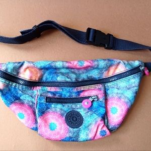 Kipling Retro Style Fanny Pack Zip Bag Cosmic Wave Multicolor